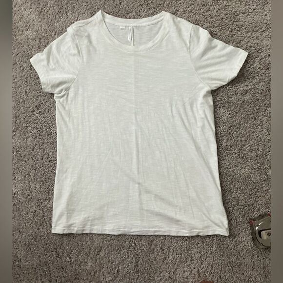 Travis Matthew’s White Cloud Tee - Picture 1 of 3